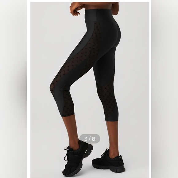 ALO Yoga Pants - Alo Airlift Mesh High Waist Capri Celeste In Black Size Large
